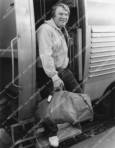crp-11595 1981 John Madden arrives by train TV Super Bowl XVI crp-11595