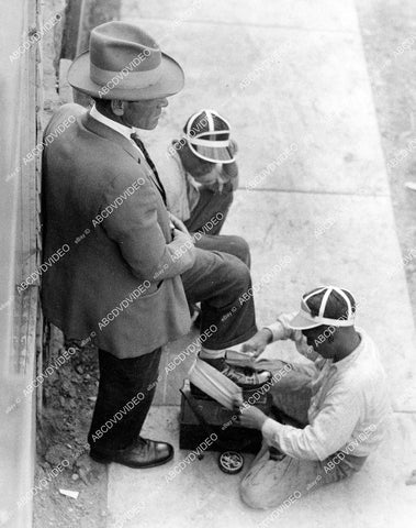 crp-11664 1940's vintage American some man gets a shoe shine crp-11664