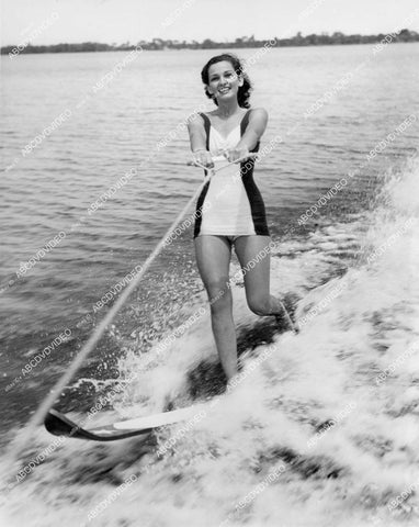 crp-11743 1943 news photo Cypress gradens Fla lovely Kathleen Turner water skiing on one ski crp-11743