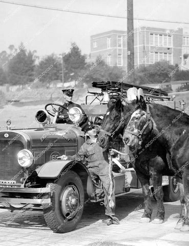 crp-11780 1939 news photo vintage firetruck & horse drawn fire carriage for Los Angeles fire prevention week crp-11780