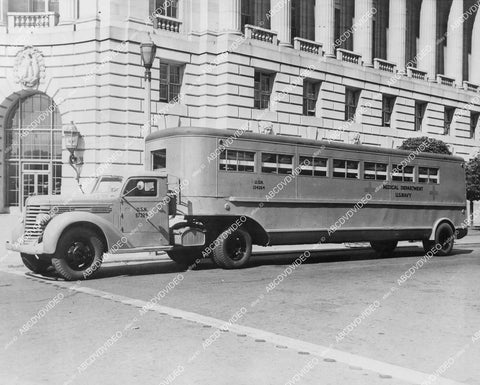 crp-11782 1944 news photo WWII new Navy 20 passenger ambulance bus in San Francisco cool vintage automobile crp-11782