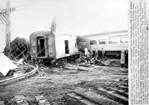 crp-11847 1960 news photo train railroad derailment accident in Wellington Ohio crp-11847