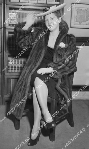 crp-01201 1945 Mrs Mary Lavinia Spreckels Wins Marital Freedom divorces John D Spreckels III crp-01201