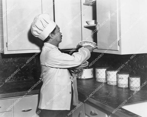 crp-12076 1930's Chinese actor Willie Fung w new kitchen accessories crp-12076