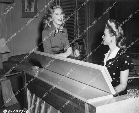 crp-12094 1944 Jane Frazee, Judy Clark at the piano film Beautiful But Broke crp-12094