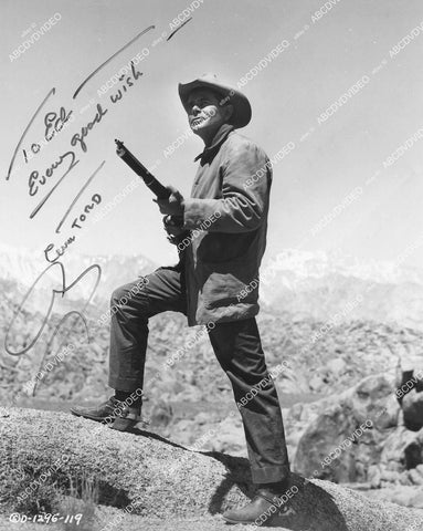 crp-12171 1954 Glenn Ford western pic w rifle w genuine autograph crp-12171