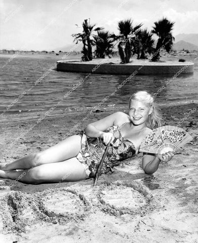 crp-12241 1950's pretty Carole Dorfman records 100 degrees in sand Bermuda Dunes Palm Springs cute pinup pose crp-12241