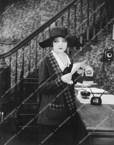 crp-12252 1920's Betty Ross Clarke at hotel desk unknown silent film crp-12252