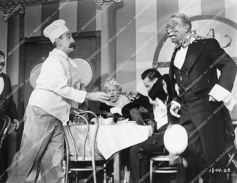 crp-12266 1964 James Cagney gets a pie in the face film The Man of A Thousand Faces crp-12266