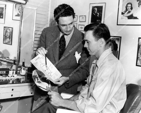 crp-12323 1942 candid Frankie Albert w Columbia Studios makeup man Clay Campbell film The Spirit of Stanford crp-12323