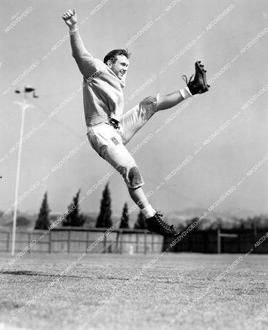 crp-12324 1942 Frankie Albert gets the punt off film The Spirit of Stanford crp-12324