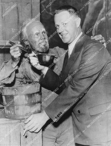 crp-12434 1935 news photo author Erskine Caldwell w Henry Hull stage play Tobacco Road closed by Chicago Mayor Edwin J Kelly obscenity charges crp-12434