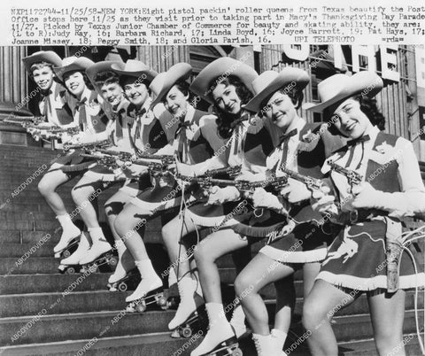 crp-12467 1958 news photo cowgirl babes on roller skates Judy Ray, Barbara Richard, Linda Boyd, Joyce Barrett, Pat Hays, Joanne Missey, Peggy Smith Gloria Parish Macys day parade crp-12467