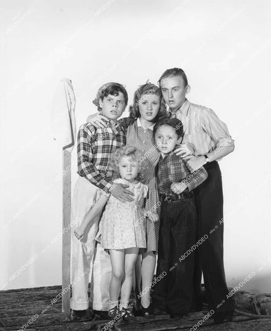 crp-12667 1940 child stars Charles Peck, Edith Fellows, Tommy Bond, Bobby Larson, Dorothy Anne Seese film Out West w the Peppers crp-12667