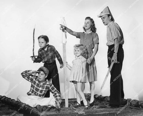 crp-12723 1940 child stars Charles Peck, Edith Fellows, Tommy Bond, Bobby Larson, Dorothy Anne Seese film Out West w the Peppers crp-12723