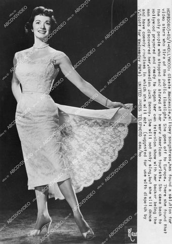 crp-12736 1950's news photo music singer Gisele MacKenzie returns from vacation abroad crp-12736