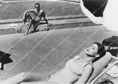 crp-12739 1977 sexy Ornella Muti sun bathing & Vittorio Gassman foreign film Viva Italia crp-12739
