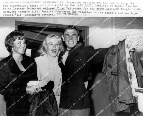 crp-12781 1959 news photo boxing Ingemar Johansson's brother Rolf w Burgit Lundgren at Yankee Stadium after victory crp-12781