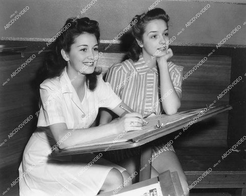 crp-00127 Dorothy Darrell and Kathryn Adams at the bowling lanes crp-00127