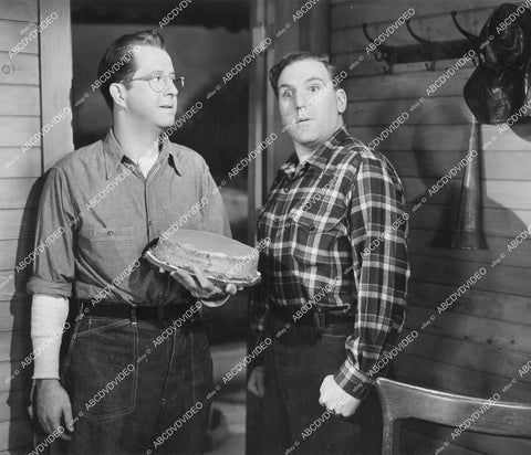 crp-12976 1945 photo William Bendix, Phil Silvers & a good looking cake film Don Juan Quilligan crp-12976