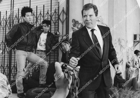 crp-01297 1988 William Shatner, Roxann Biggs using a pay phone TVM Broken Angel crp-01297
