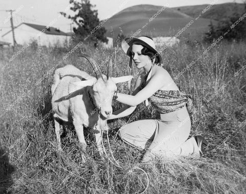 crp-12999 1936 European dancer Tilly Losch w her new goat for exercise crp-12999