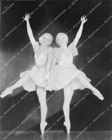 crp-13008 1934 twin sister dancers Betty Mae & Beverly Crane on their toes crp-13008