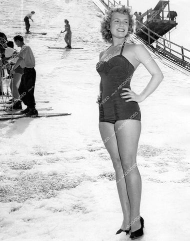 crp-13103 1940's unknown sexy & shapely babe in swimsuit on ski slopes vintage pinup pose crp-13103