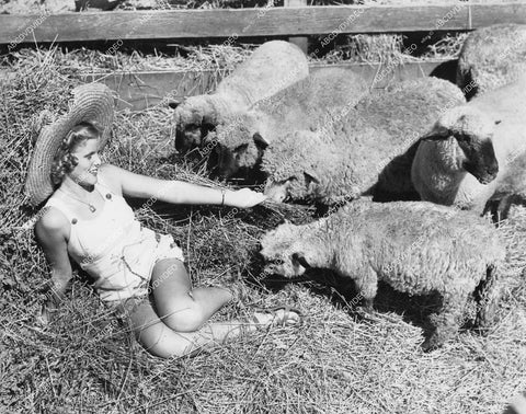 crp-13119 1941 cutie pie Elaine Stahlman Theme Girl of LA County Fair bo-peep and her sheep crp-13119