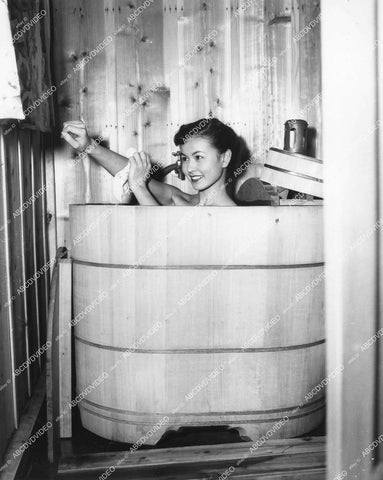crp-13348 1955 beautiful Japanese actress Mitsuko Kimura takes a bath in a barrel film Three Stripes in the Sun crp-13348