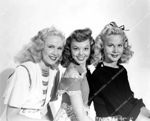 crp-13393 1947 Judy Clark, Jean Porter, June Preisser film Two Blondes and a Redhead crp-13393