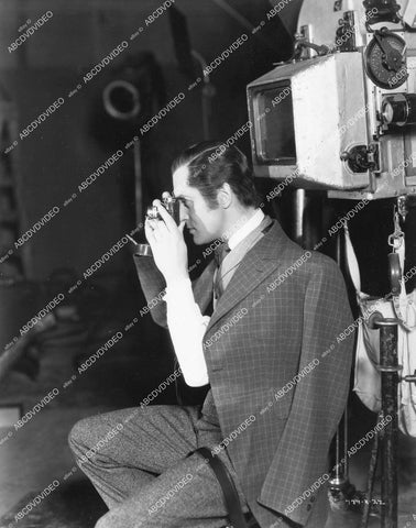 crp-13624 1935 candid Robert Montgomery on set w his camera film Vanessa Her Love Story crp-13624