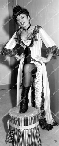 crp-13829 1949 news photo beautiful French actress Jacqueline Pierreux has jealous husband crp-13829