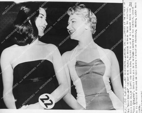 crp-13836 1956 news photo Miss England beauty contest a tie between Iris Waller & Lena Nelson crp-13836