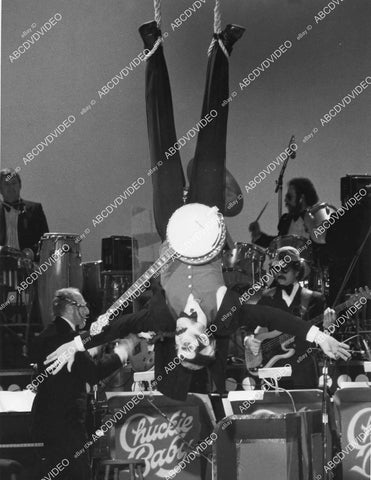 crp-01426 1978 Count Banjola plays Alabamy Bound upside down TV The Chuck Barris Rah Rah Show crp-01426