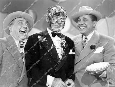 crp-14309 1945 Ole Olsen, Chic Johnson, Franklin Pangborn w pie in the face film See My Lawyer crp-14309