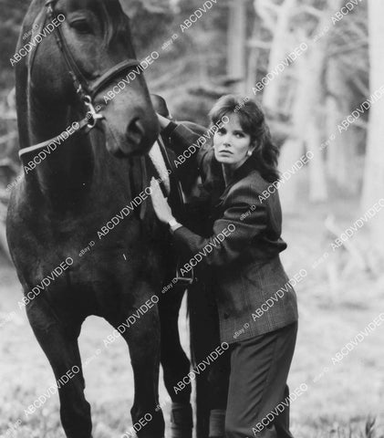 crp-01431 1989 Jaclyn Smith goes horseback riding TVM Christine Cromwell crp-01431