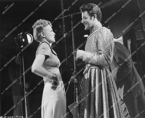 crp-14349 1945 candid Evelyn Keyes, Cornel Wilde film A Thousand and One Nights crp-14349