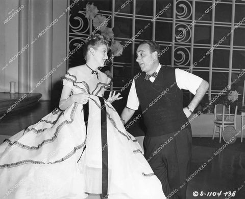 crp-14357 1946 candid Evelyn Keyes, director S Sylvan Simon film The Thrill of Brazil crp-14357