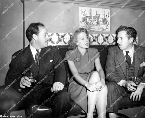 crp-14384 1943 Evelyn Keyes holds party at home for photographers Fawcett Publications Len Weissman, A.P. Charles De Sorie crp-14384