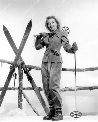 crp-14398 1943 pretty Evelyn Keyes geared up snow skiing film Dangerous Blondes crp-14398