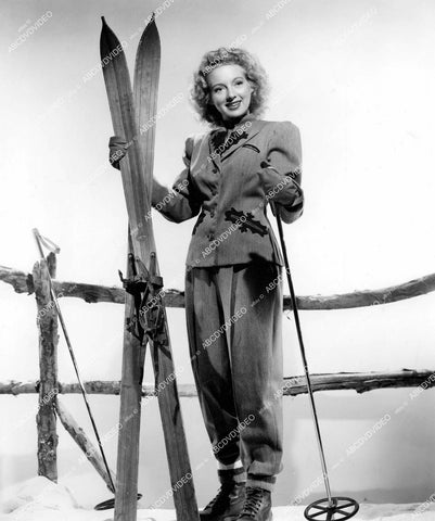 crp-14399 1943 pretty Evelyn Keyes geared up snow skiing film Dangerous Blondes crp-14399