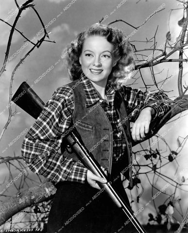 crp-14419 1946 beautiful sportsman Evelyn Keyes in hunting attire crp-14419