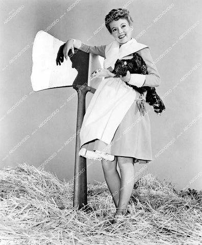 crp-14440 1945 Evelyn Keyes a giant axe and turkey for Thanksgiving dinner crp-14440