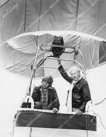 crp-01454 1981 Moosie Drier, Jack Albertson go for hot air balloon ride TVM Charlie's Balloon crp-01454