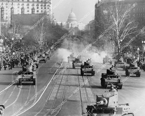 crp-00149 1941 news photo tanks roll down Pennsylvania Ave for Pres Franklin Roosevelt's inauguration Washington DC crp-00149