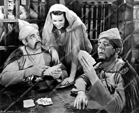 crp-15012 1945 candid Dusty Anderson, Nestor Paiva, Gus Schilling playing gin rummy on set film A Thousand and One Nights crp-15012
