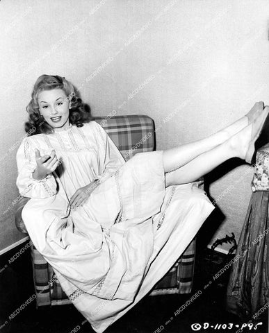 crp-15109 1946 Janet Blaire puts her feet up in dressing room film Gallant Journey crp-15109