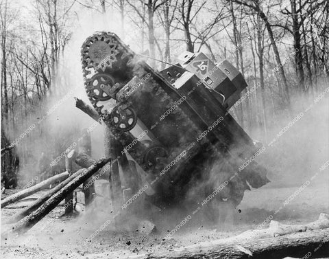 crp-15156 1942 WWII Fort Belvoir Virginia, engineers lay traps to test new tank crp-15156