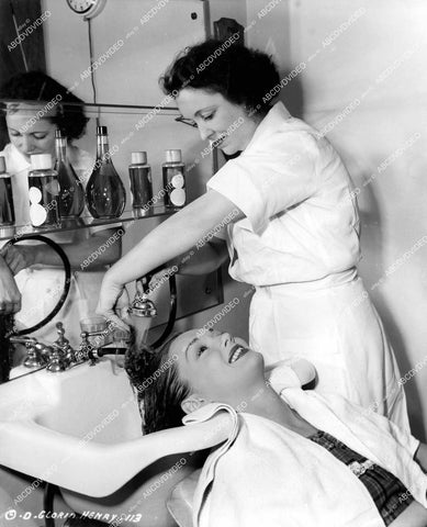 crp-15228 1949 Gloria Henry w Columbia Pics hair stylist Helen Hunt gets works film Rusty Saves a Life crp-15228